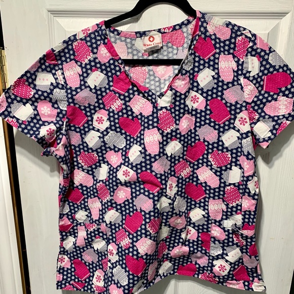 White Cross Tops - Winter mitten scrub top